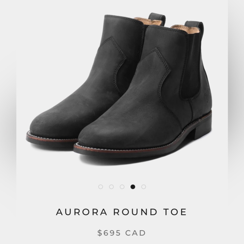 Aurora Round Toe Chelsea Boot - Black